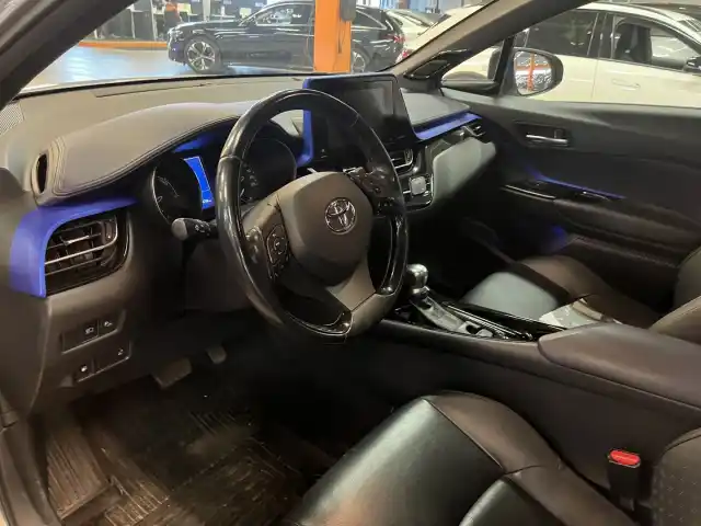 Hopea Maastoauto, Toyota C-HR – XOE-219