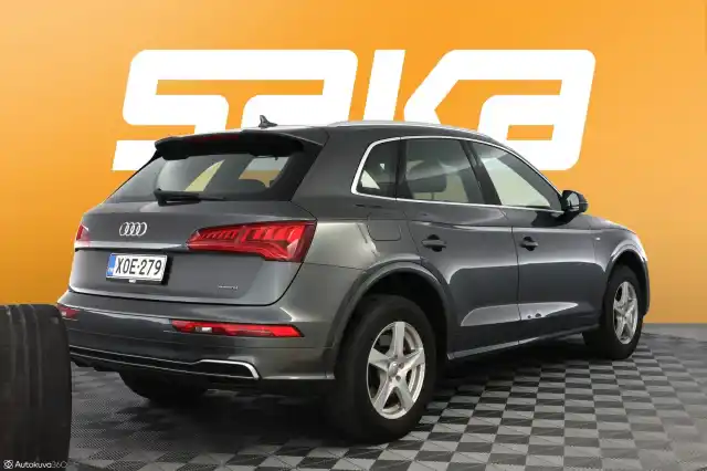 Harmaa Maastoauto, Audi Q5 – XOE-279