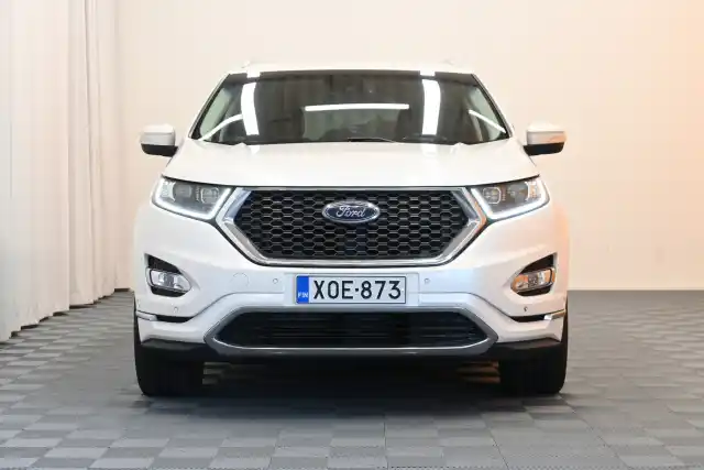 Valkoinen Maastoauto, Ford Edge – XOE-873