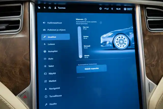 Harmaa Viistoperä, Tesla Model S – XOE-958