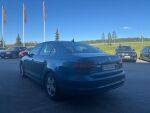 Sininen Sedan, Volkswagen Jetta – XOH-335, kuva 2