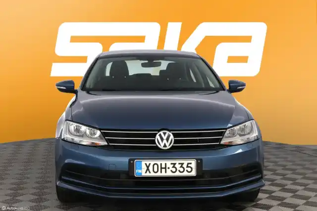 Sininen Sedan, Volkswagen Jetta – XOH-335
