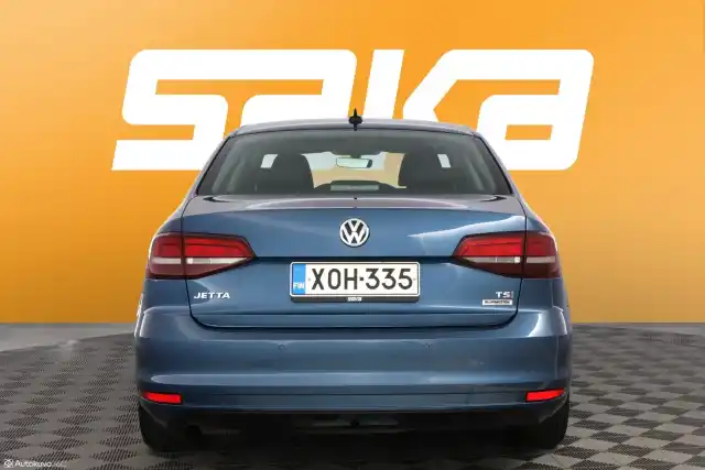Sininen Sedan, Volkswagen Jetta – XOH-335