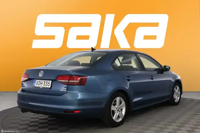 Sininen Sedan, Volkswagen Jetta – XOH-335