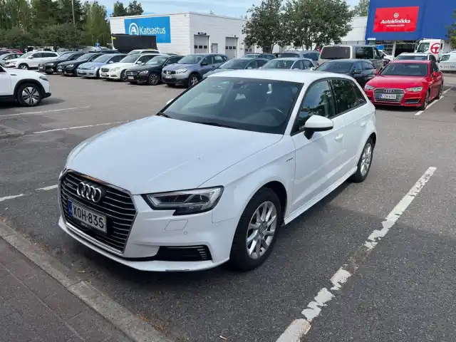 Valkoinen Viistoperä, Audi A3 – XOH-835