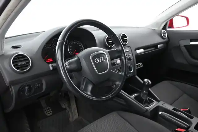 Punainen Viistoperä, Audi A3 – XOI-403
