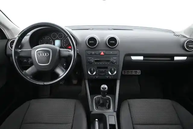 Punainen Viistoperä, Audi A3 – XOI-403