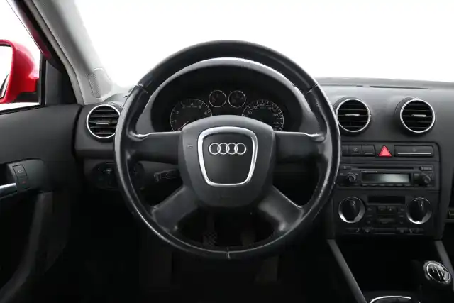Punainen Viistoperä, Audi A3 – XOI-403