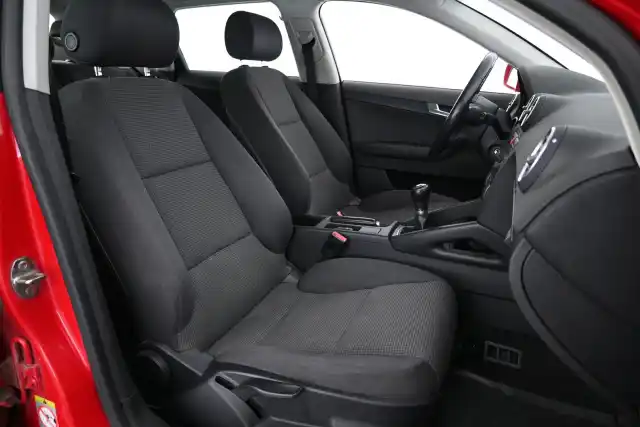 Punainen Viistoperä, Audi A3 – XOI-403