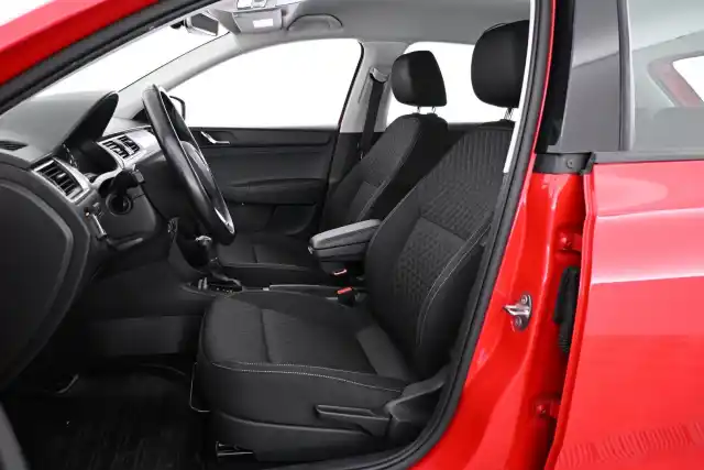 Punainen Viistoperä, Skoda Rapid – XOJ-154