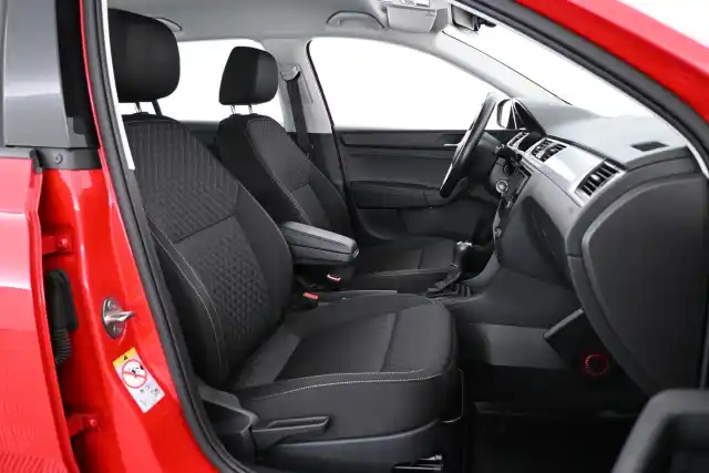 Punainen Viistoperä, Skoda Rapid – XOJ-154