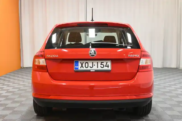 Punainen Viistoperä, Skoda Rapid – XOJ-154