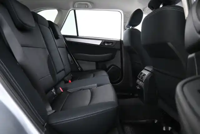 Hopea Farmari, Subaru Outback – XOJ-276
