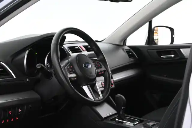 Hopea Farmari, Subaru Outback – XOJ-276