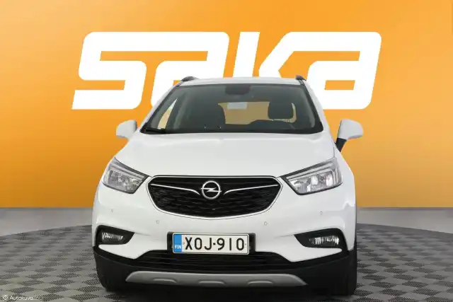 Valkoinen Maastoauto, Opel Mokka – XOJ-910