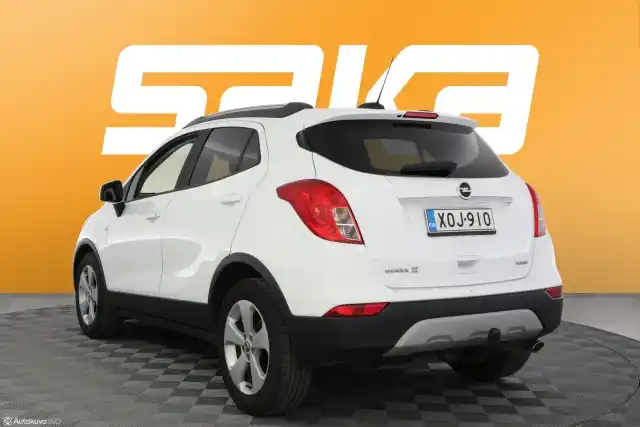 Valkoinen Maastoauto, Opel Mokka – XOJ-910