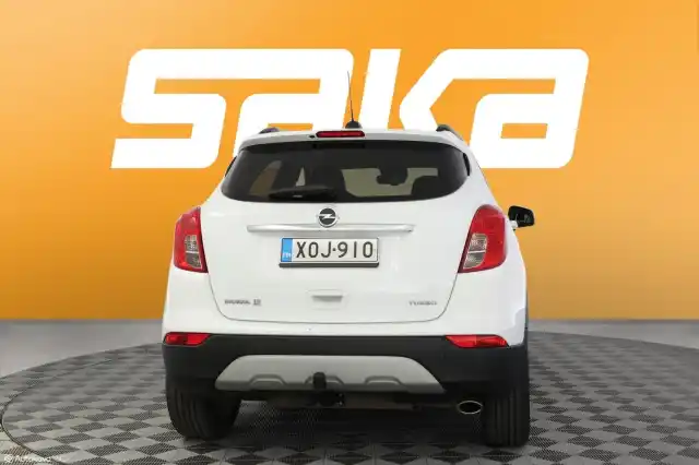 Valkoinen Maastoauto, Opel Mokka – XOJ-910