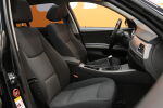Musta Farmari, BMW 318 – XOK-157, kuva 10