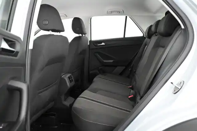 Valkoinen Maastoauto, Volkswagen T-Roc – XOK-475