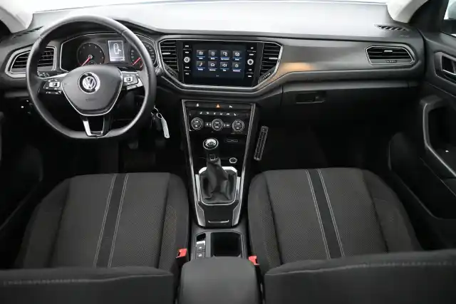 Valkoinen Maastoauto, Volkswagen T-Roc – XOK-475