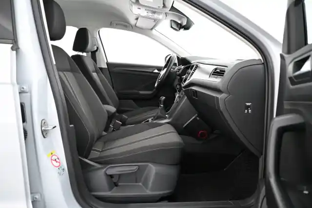 Valkoinen Maastoauto, Volkswagen T-Roc – XOK-475