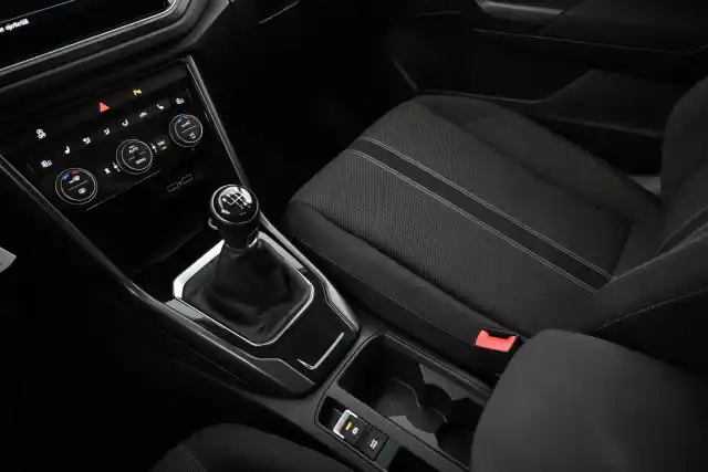 Valkoinen Maastoauto, Volkswagen T-Roc – XOK-475