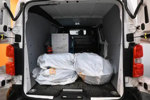 Valkoinen Pakettiauto, Toyota Proace – XOL-306