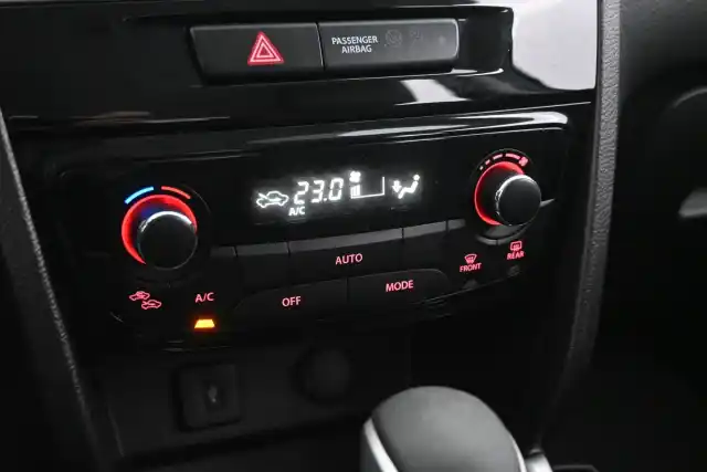 Harmaa Maastoauto, Suzuki Vitara – XOL-414