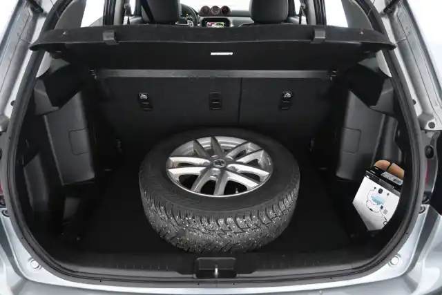 Harmaa Maastoauto, Suzuki Vitara – XOL-414
