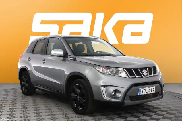 Harmaa Maastoauto, Suzuki Vitara – XOL-414