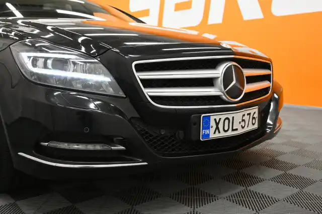 Musta Farmari, Mercedes-Benz CLS – XOL-576