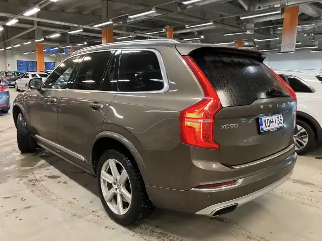 Ruskea (beige) Maastoauto, Volvo XC90 – XOM-135