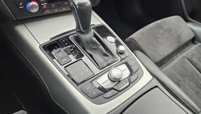 Harmaa Sedan, Audi A6 – XON-467