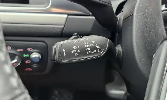 Harmaa Sedan, Audi A6 – XON-467