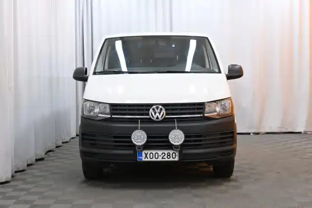 Valkoinen Pakettiauto, Volkswagen Transporter – XOO-280