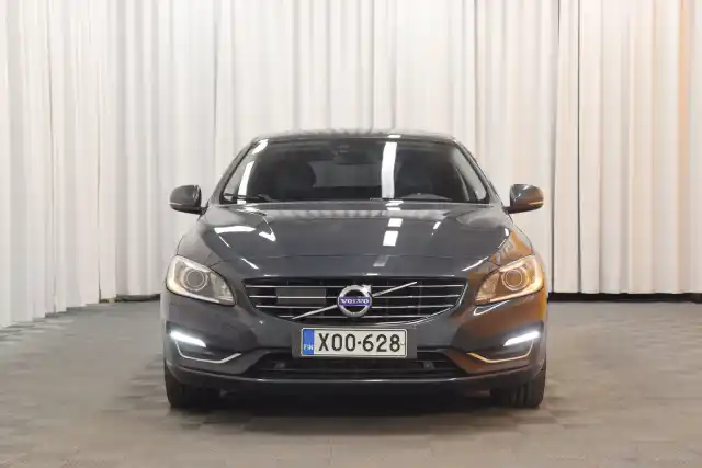 Harmaa Farmari, Volvo V60 – XOO-628