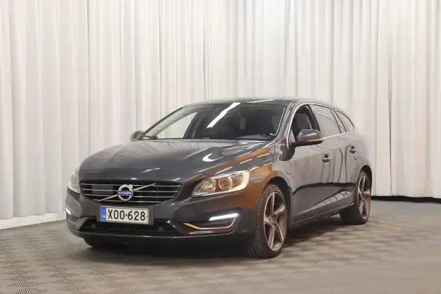 Harmaa Farmari, Volvo V60 – XOO-628