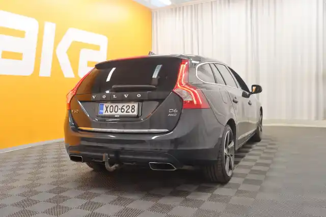 Harmaa Farmari, Volvo V60 – XOO-628