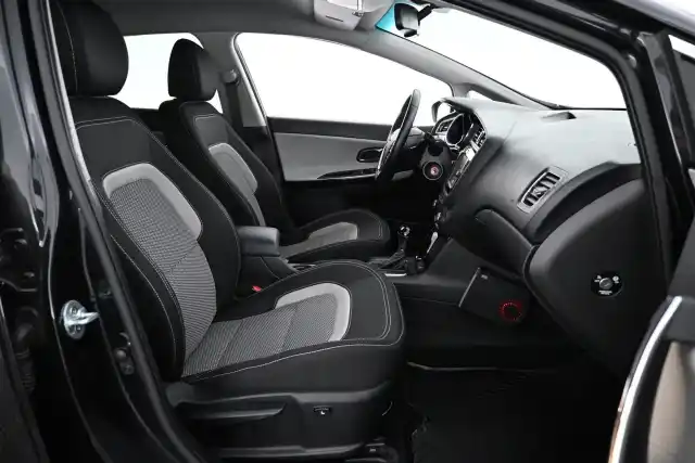 Musta Viistoperä, Kia CEED – XOP-410