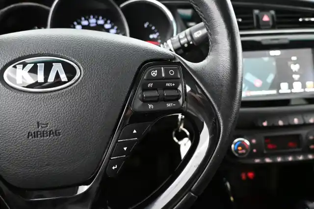 Musta Viistoperä, Kia CEED – XOP-410
