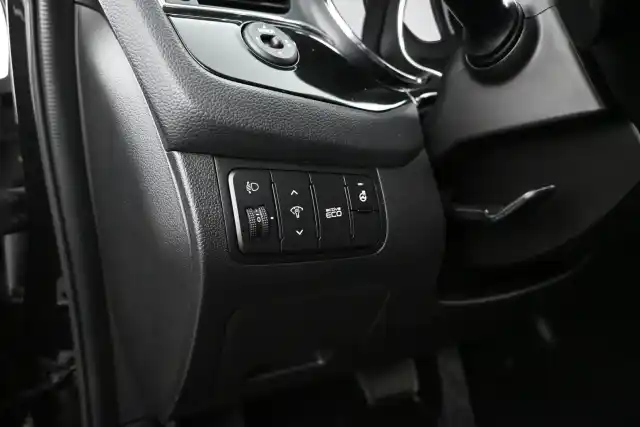 Musta Viistoperä, Kia CEED – XOP-410