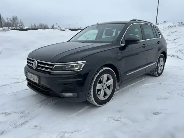 Musta Maastoauto, Volkswagen Tiguan – XOP-558