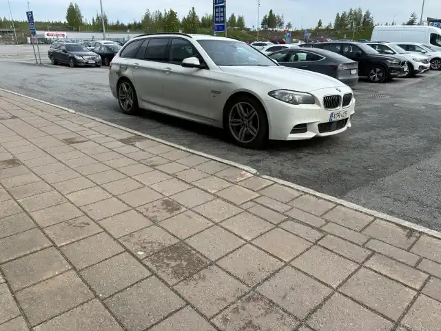 Valkoinen Farmari, BMW 530 – XOR-423