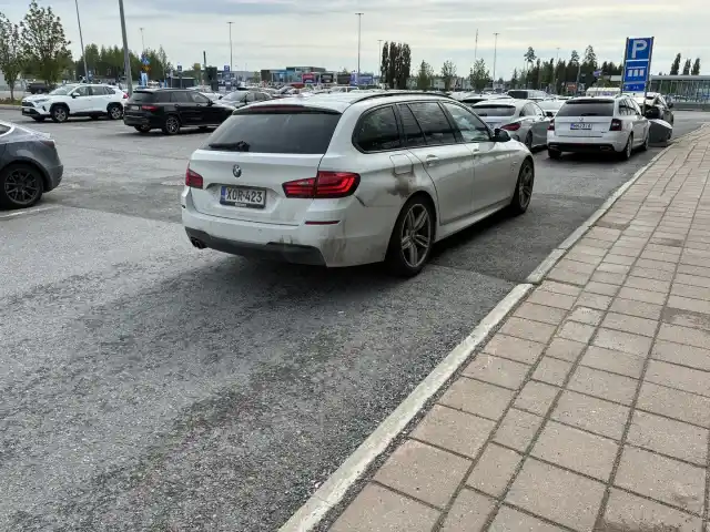 Valkoinen Farmari, BMW 530 – XOR-423