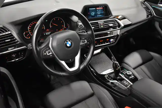 Musta Maastoauto, BMW X3 – XOS-130