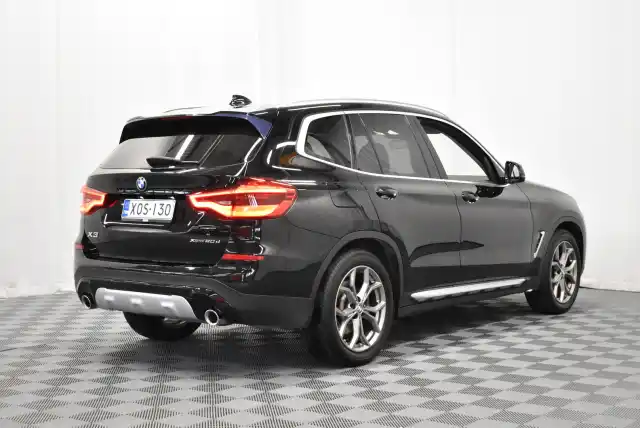 Musta Maastoauto, BMW X3 – XOS-130