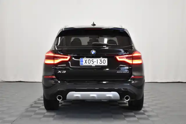 Musta Maastoauto, BMW X3 – XOS-130