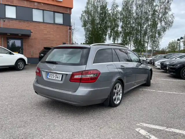Harmaa Farmari, Mercedes-Benz E – XOS-341