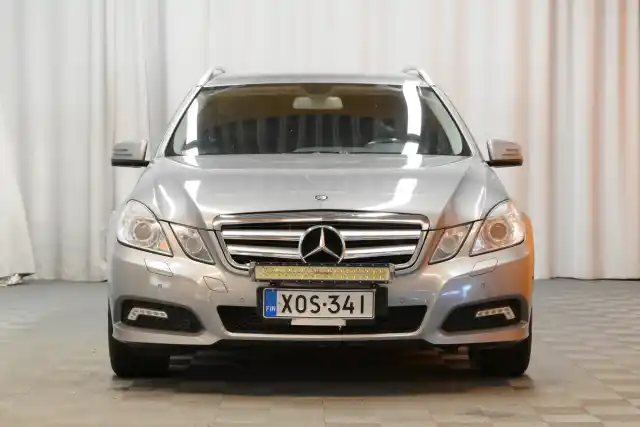 Harmaa Farmari, Mercedes-Benz E – XOS-341