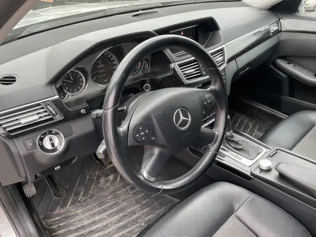 Harmaa Farmari, Mercedes-Benz E – XOS-341